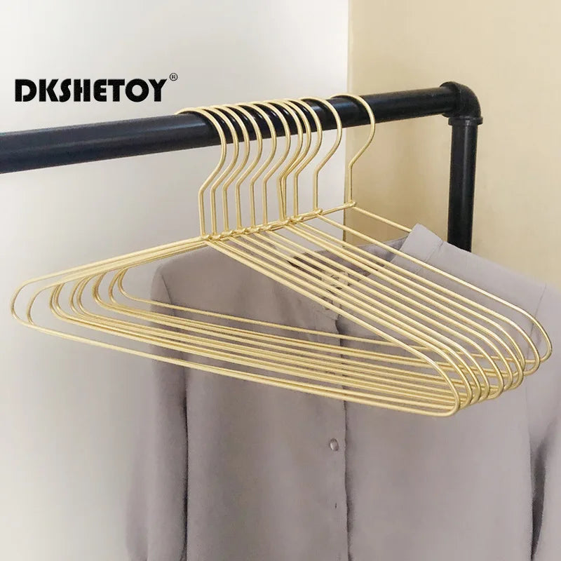 Cintres métal légers aluminium – lot de 10 doré ou argenté
