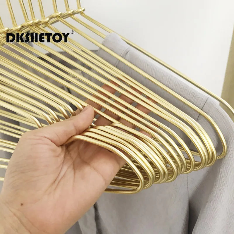 Cintres métal légers aluminium – lot de 10 doré ou argenté